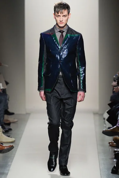 Look 7